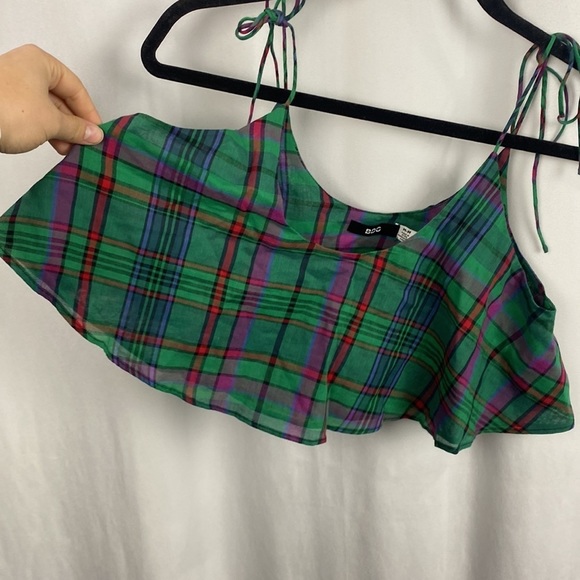 BDG Cutie Cropped Green Plaid Cami
Tank Top Tie Straps - Size Medium - Picture 11 of 13